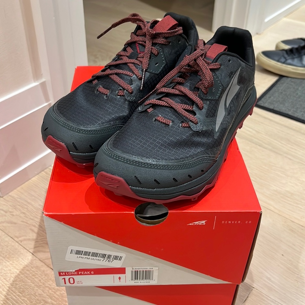 Altra Men's Black and Red Sneakers